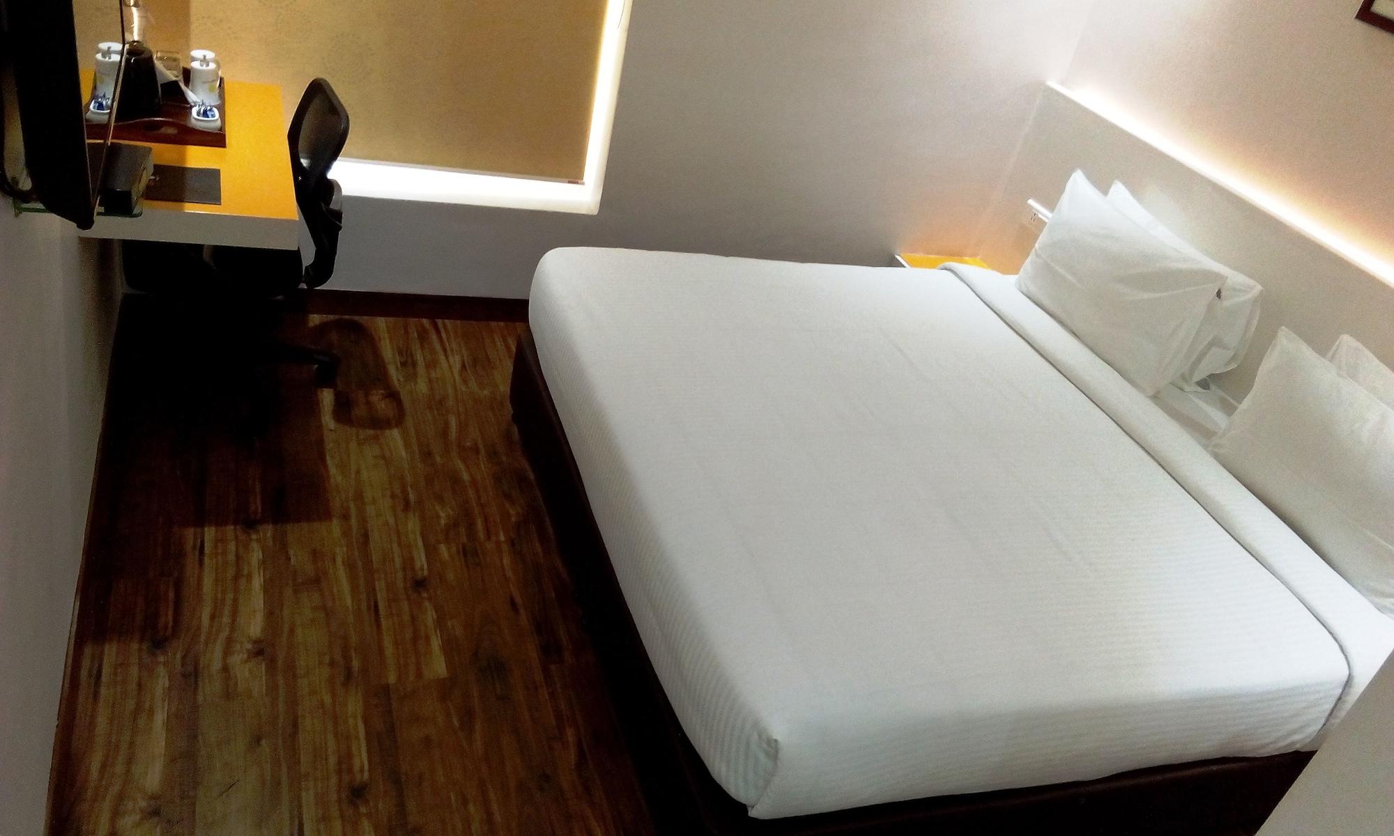 Mango Hotels Prangan Бхубанешвар Екстериор снимка