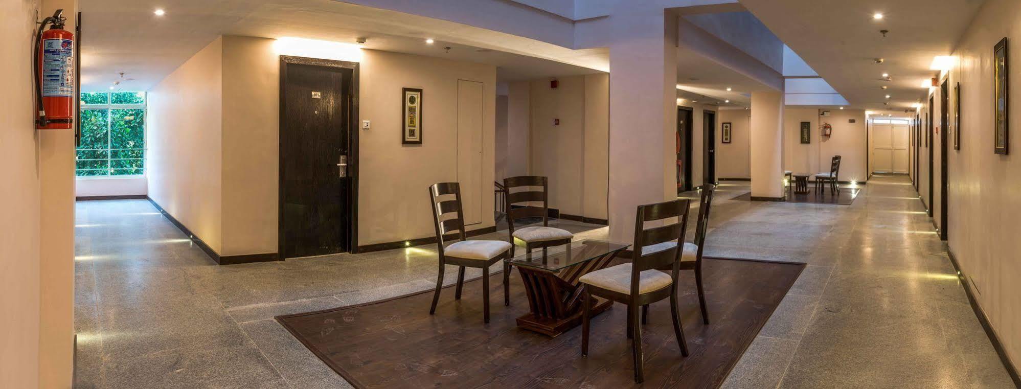 Mango Hotels Prangan Бхубанешвар Екстериор снимка