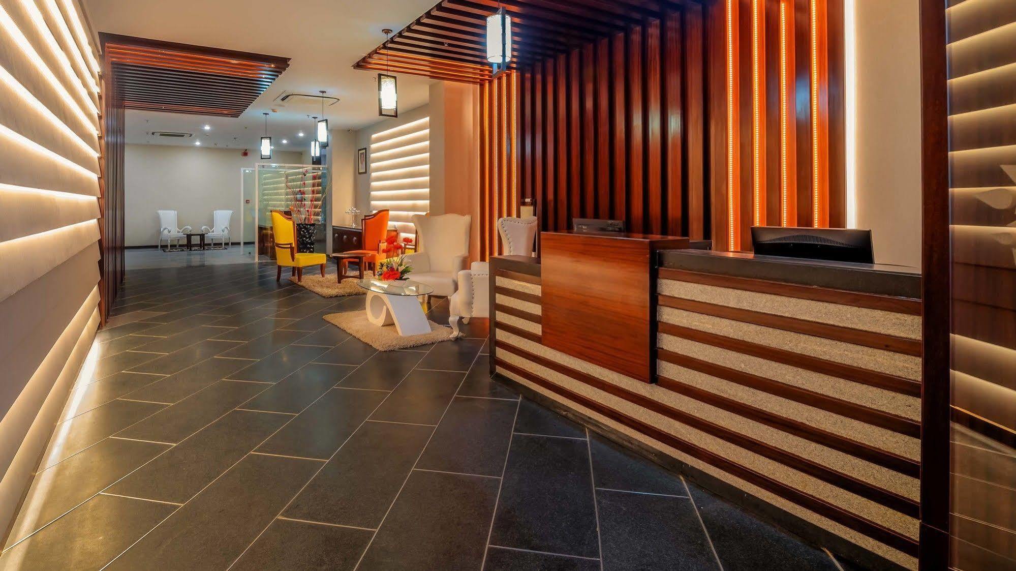 Mango Hotels Prangan Бхубанешвар Екстериор снимка